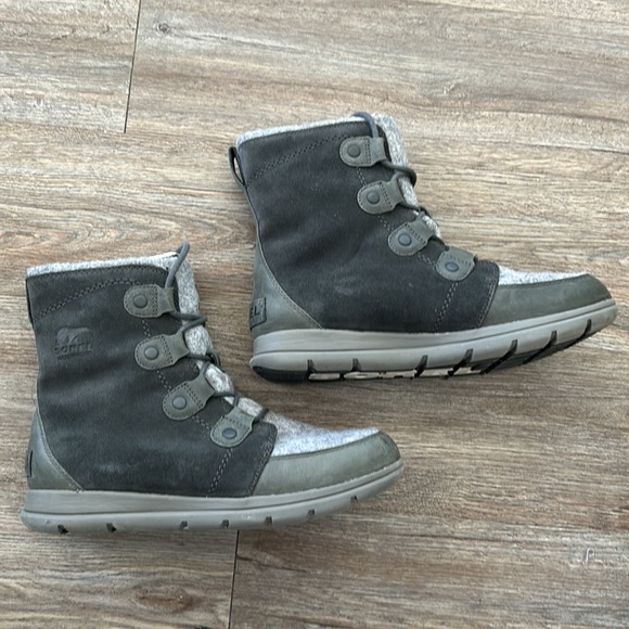 Sorel Explorer Joan Boots in Coal/Carbon - Picture 3 of 6